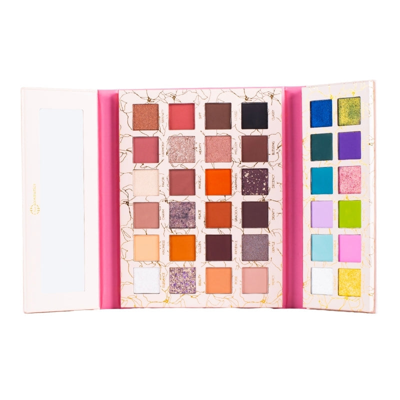 Paleta de sombras Grace incluida en el combo